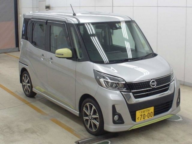 3020 NISSAN DAYZ ROOX B21A 2019 г. (NAA Osaka)